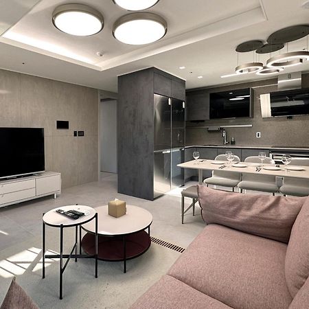 Y Collection By Uh Flat Osiria Aparthotel Μπουσάν Εξωτερικό φωτογραφία